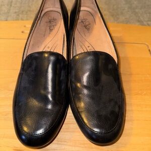 Life Stride Black Leather Shoes
